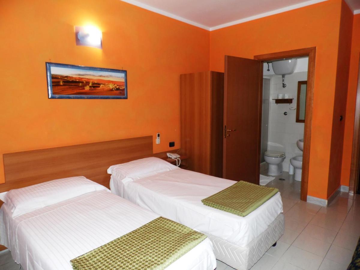 Hotel Rosso Di Sera Pietramelara Room photo